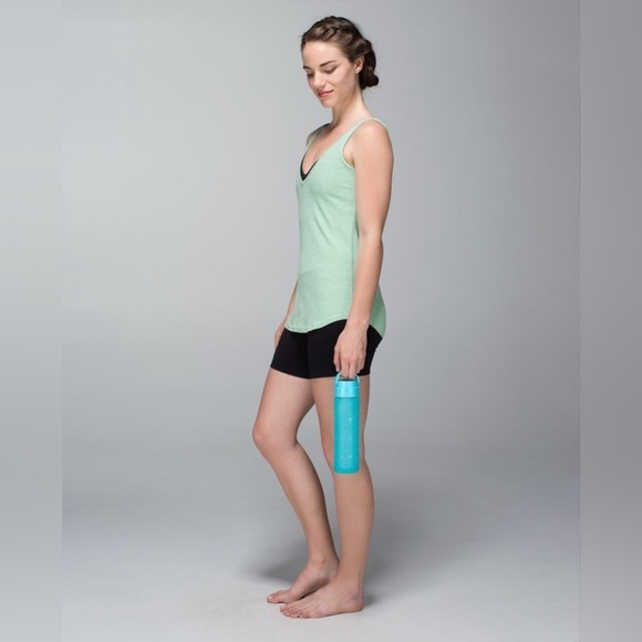 Lululemon Mudra Tank, Heathered Opal, Size 6 - Picture 3 of 10